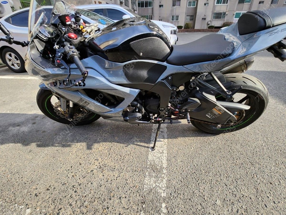 가와사키 닌자 ZX-6R 11