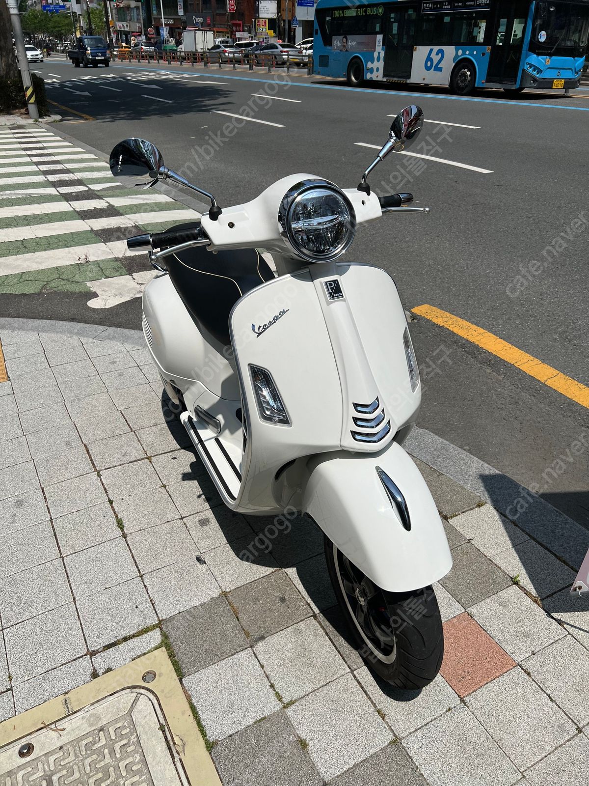 베스파 GTS 125 슈퍼스포츠 main