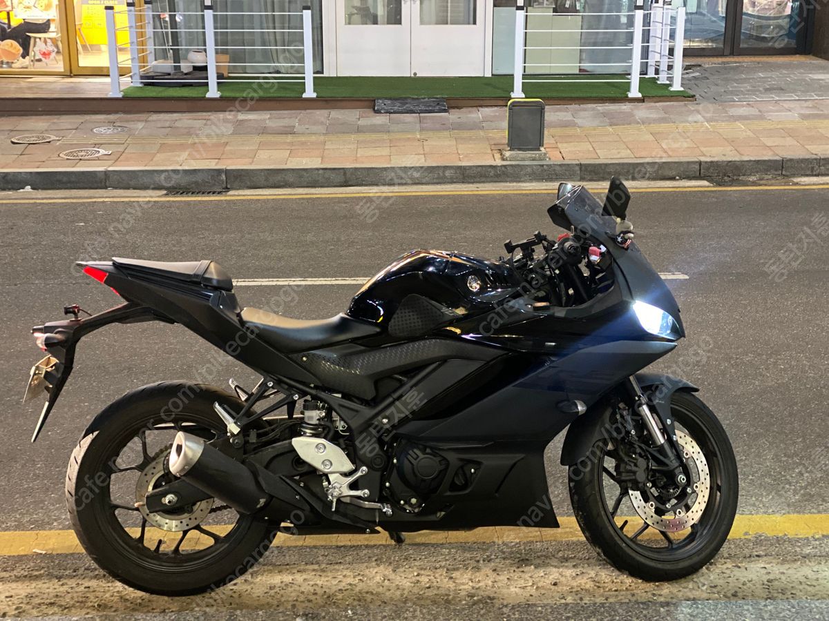 야마하 YZF R3 thumb 2