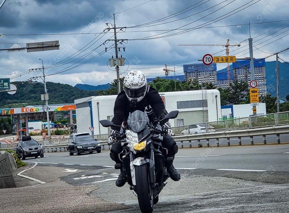 스즈키 GSX S 750 8
