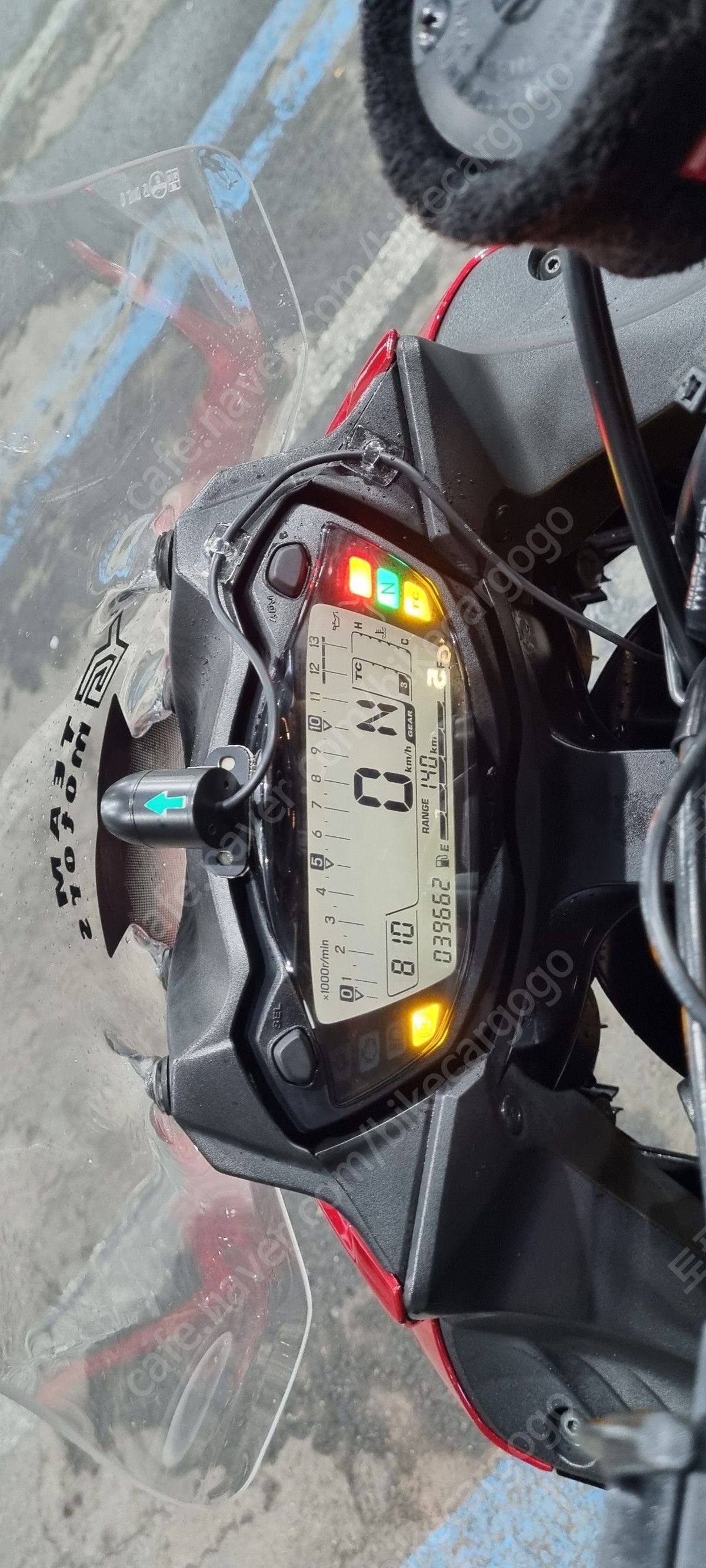 스즈키 GSX S 1000 F 14