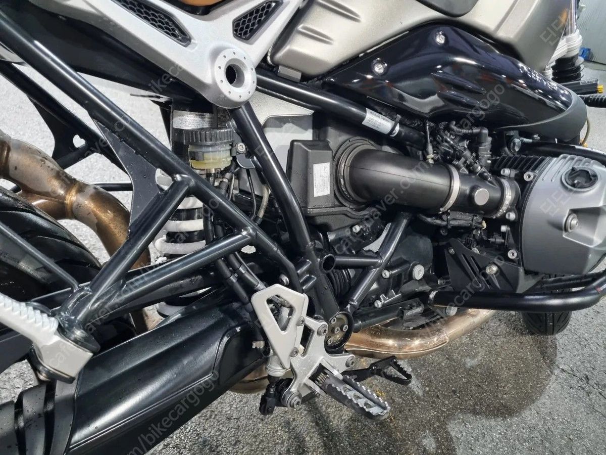 BMW R nine T 스크램블러 9