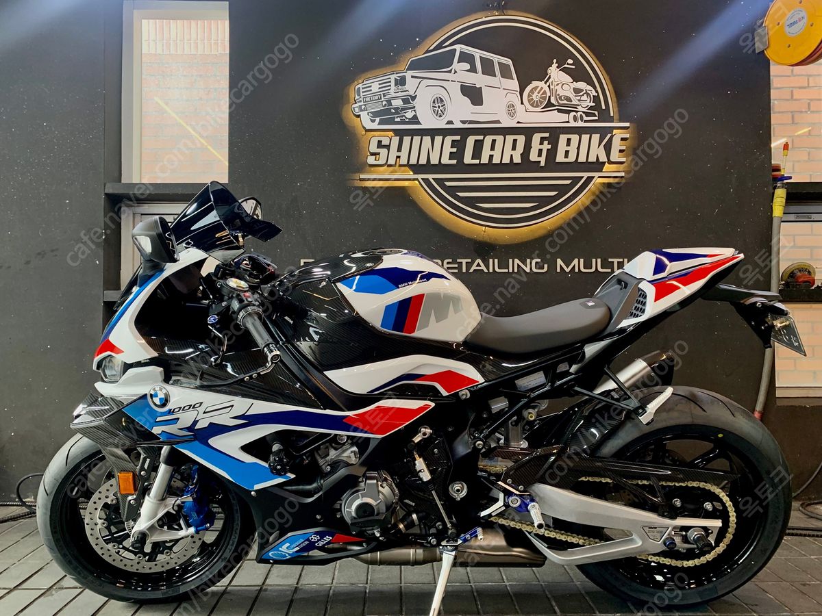 BMW M 1000 RR main