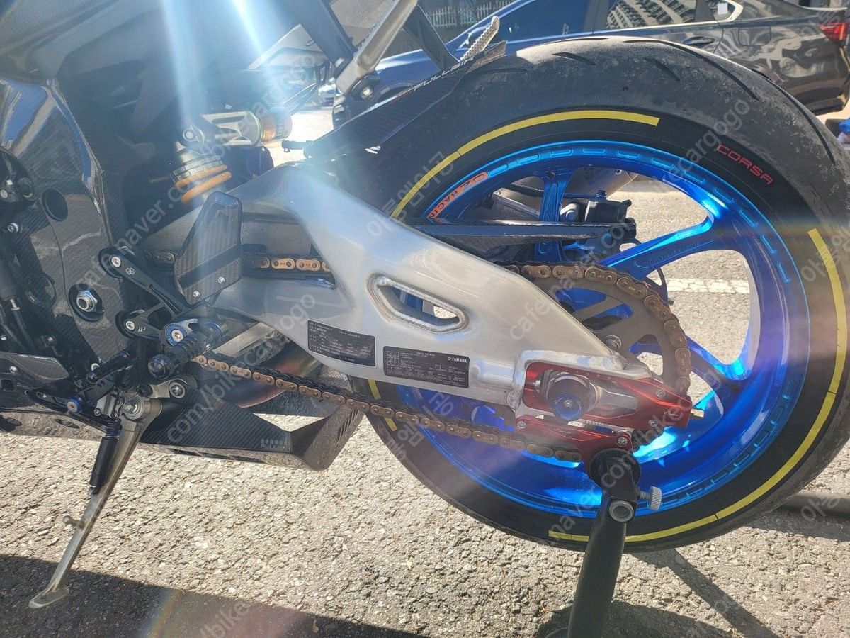 야마하 YZF R1 M 12