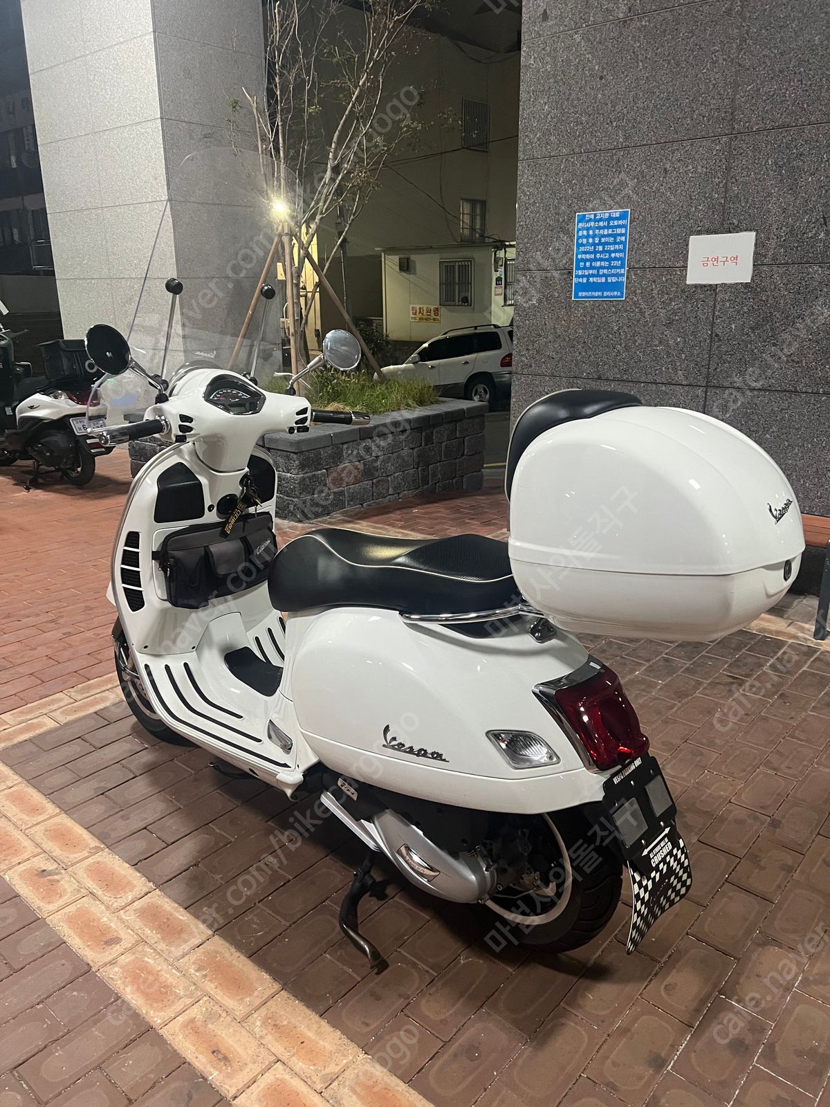 베스파 GTS 125 슈퍼스포츠 4