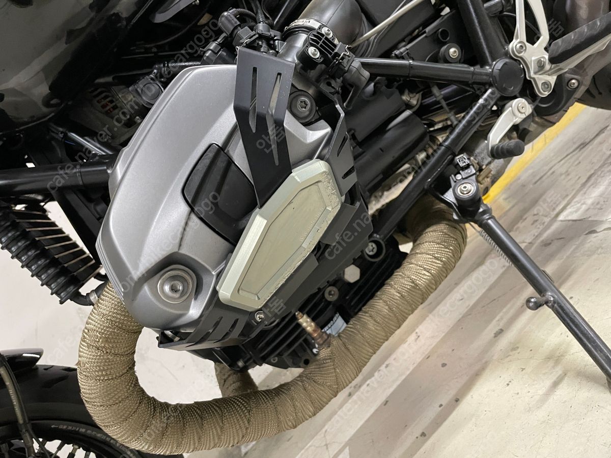 BMW R nine T  5