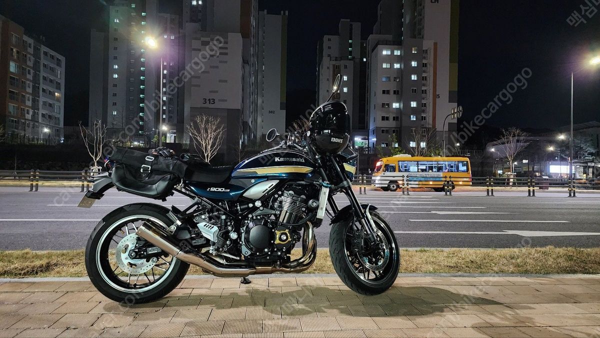 가와사키 Z 900 RS 15