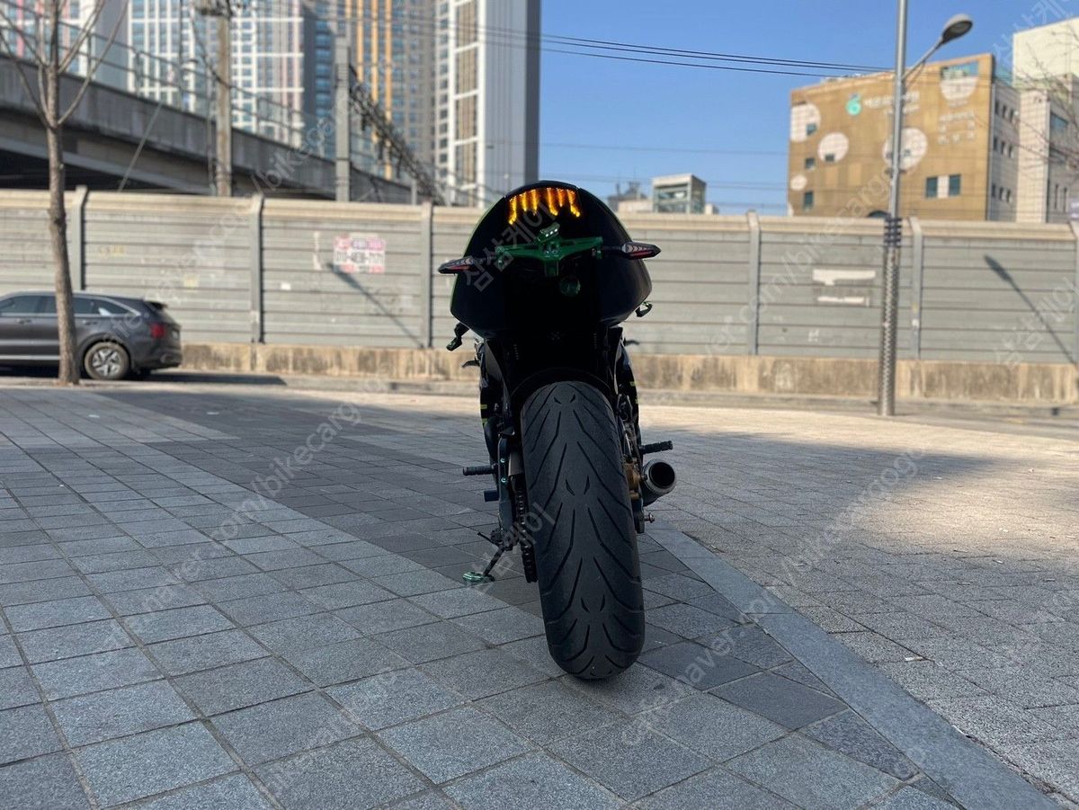 가와사키 닌자 ZX 10 R 6