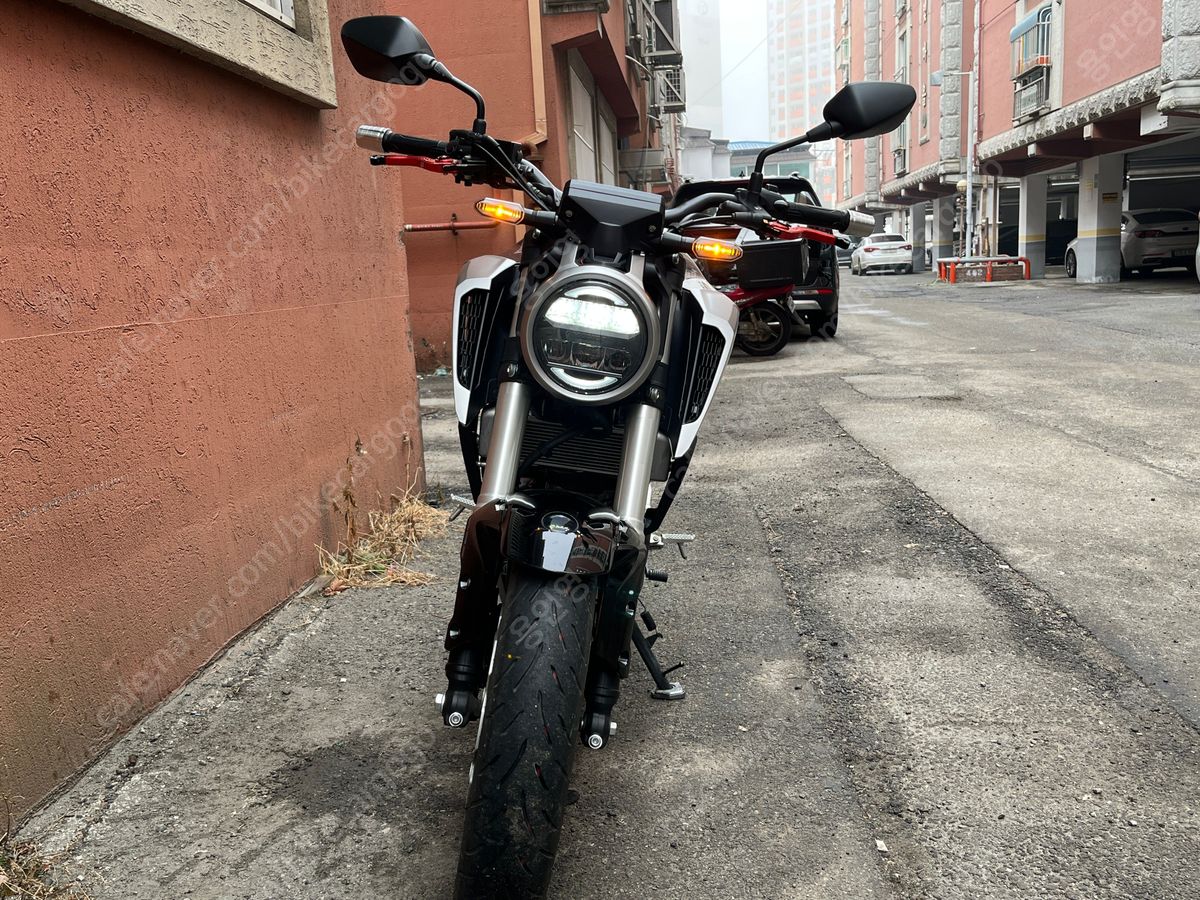 혼다 CB 125 R more