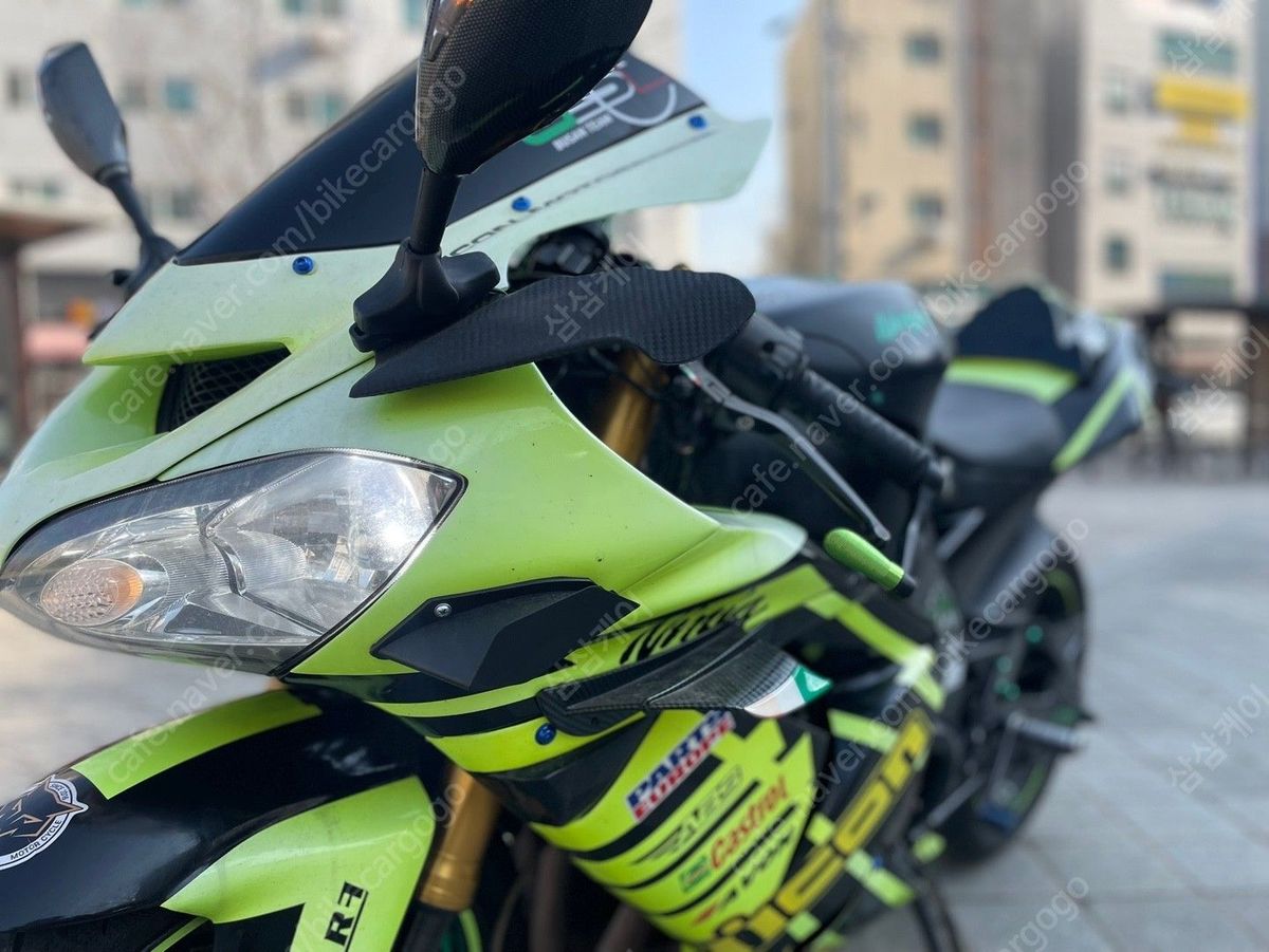 가와사키 닌자 ZX 10 R 8