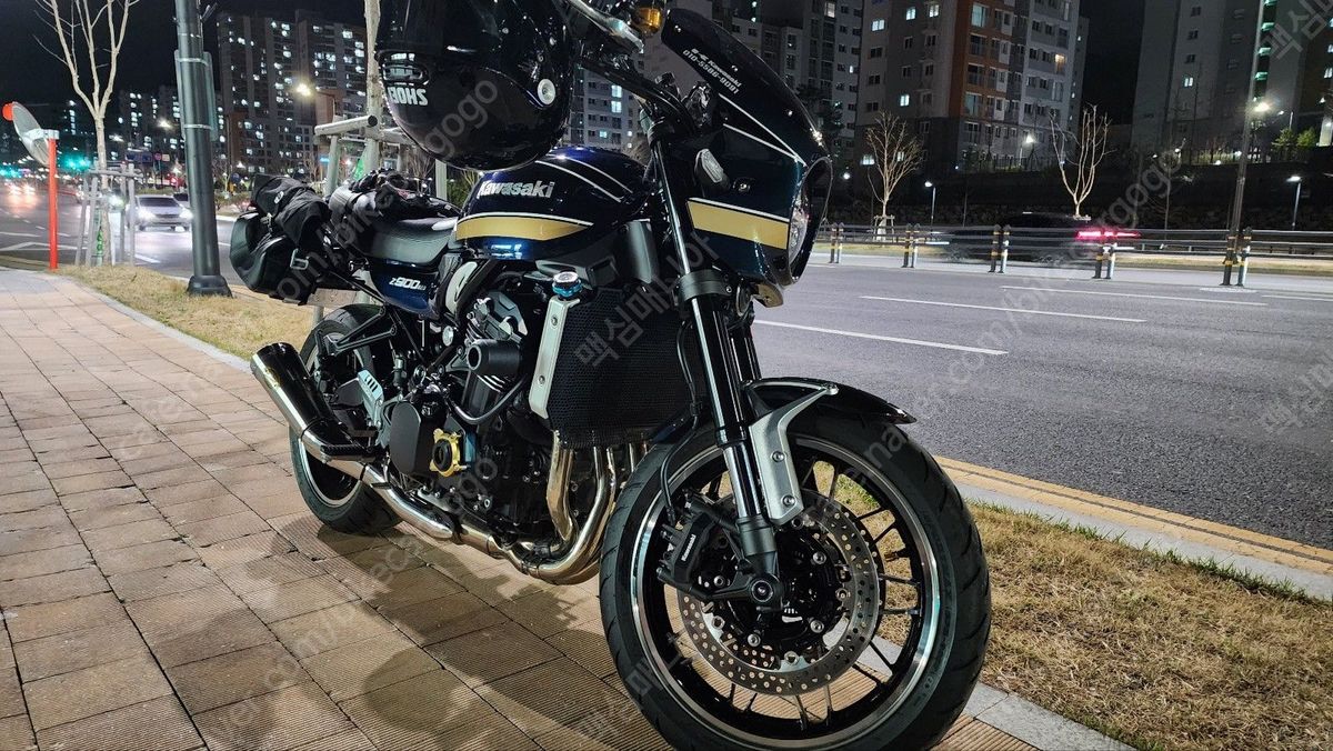 가와사키 Z 900 RS 13