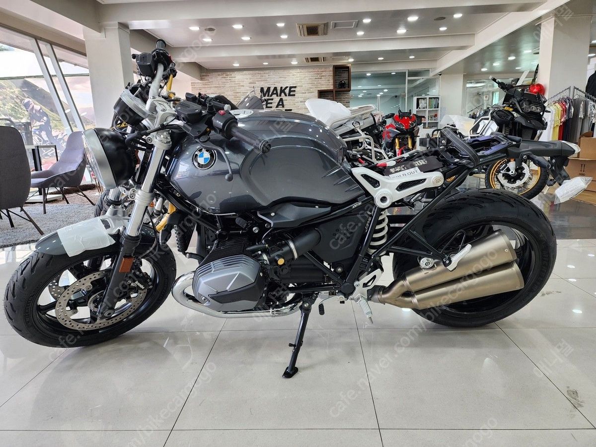 BMW R nine T  main