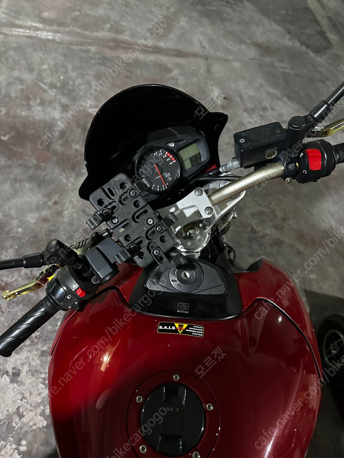 스즈키 GSR 600 5