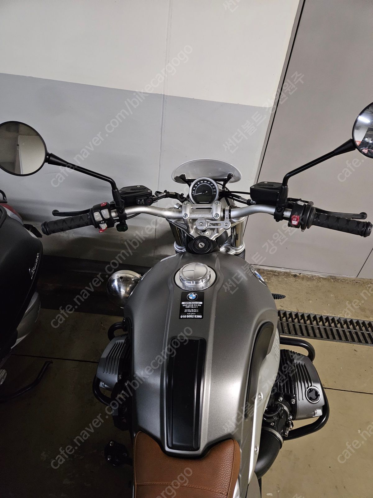 BMW R nine T 스크램블러 9