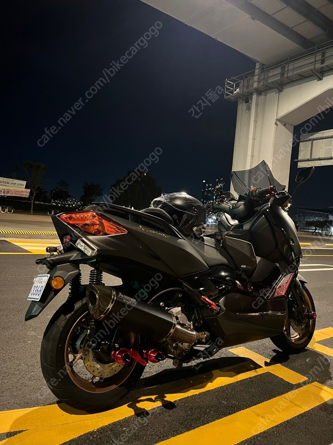 야마하 XMAX 300 ABS main