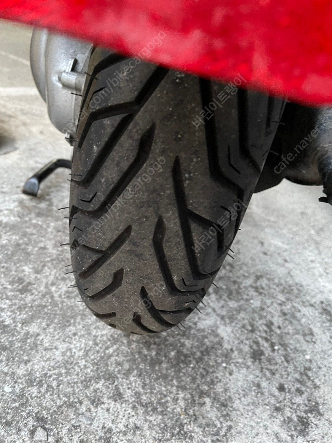베스파 GTS 300 슈퍼스포츠 main