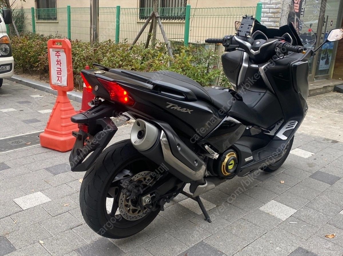 야마하 TMAX DX 4