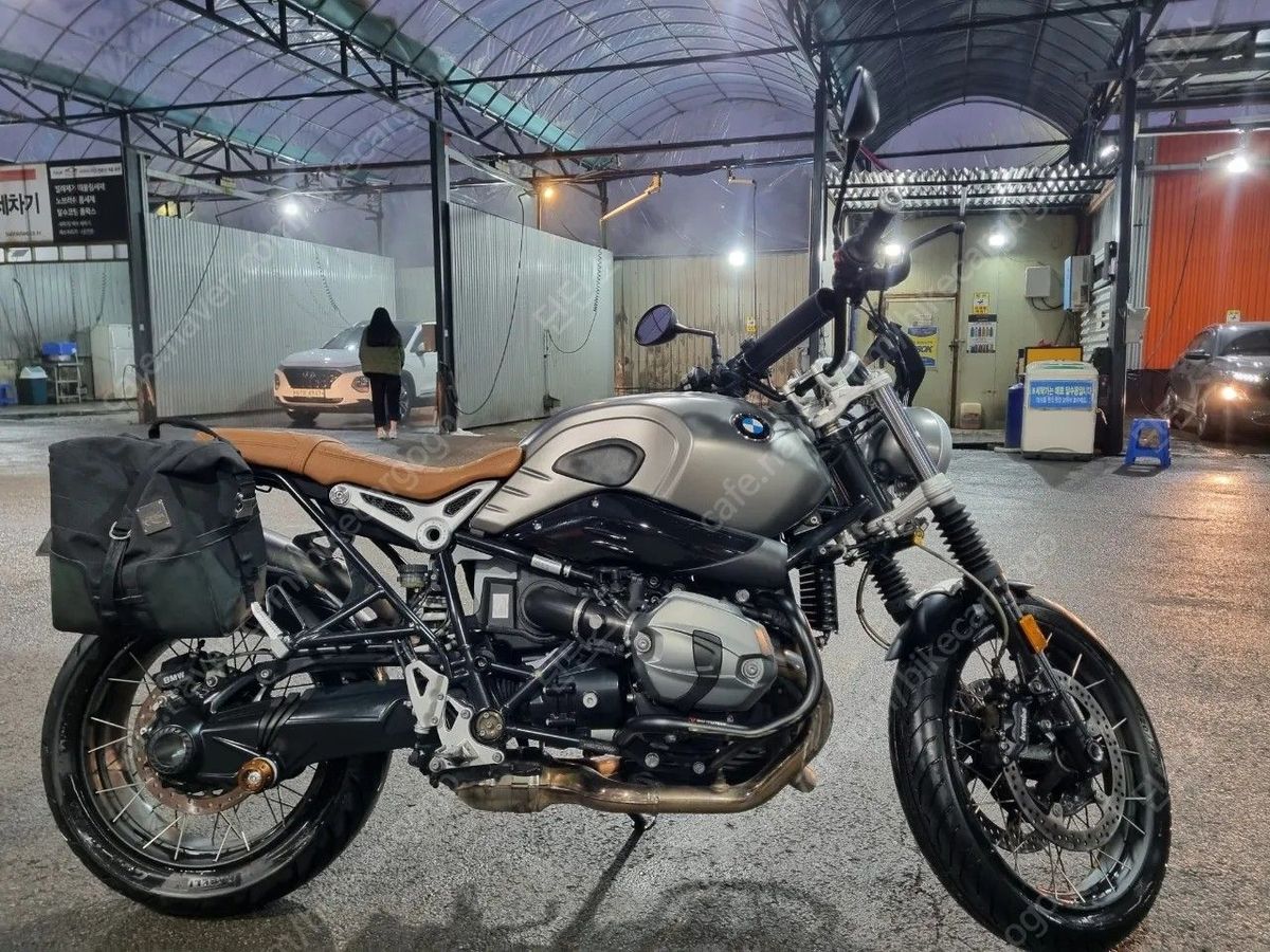 BMW R nine T 스크램블러 4