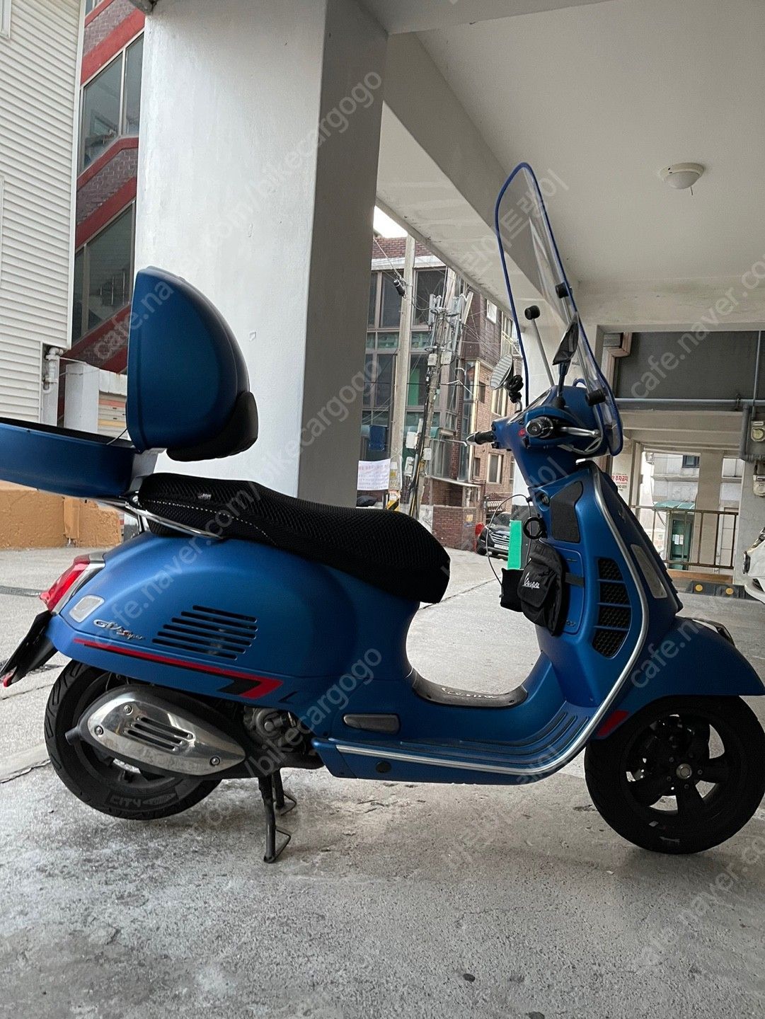 베스파 GTS 300 슈퍼스포츠 4