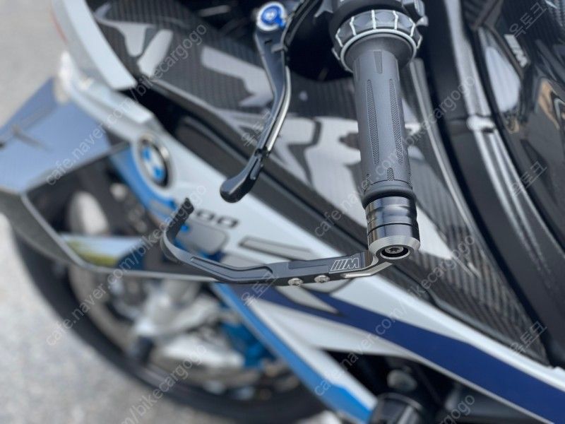 BMW M 1000 RR 8