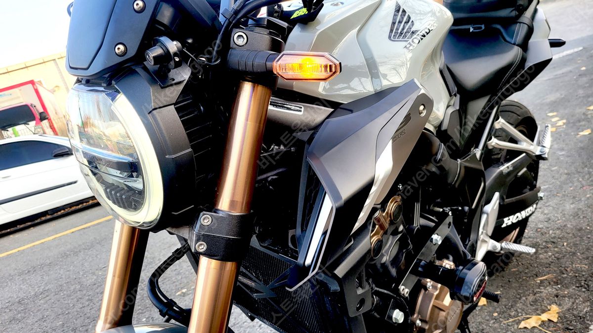 혼다 CB 650 R thumb 2