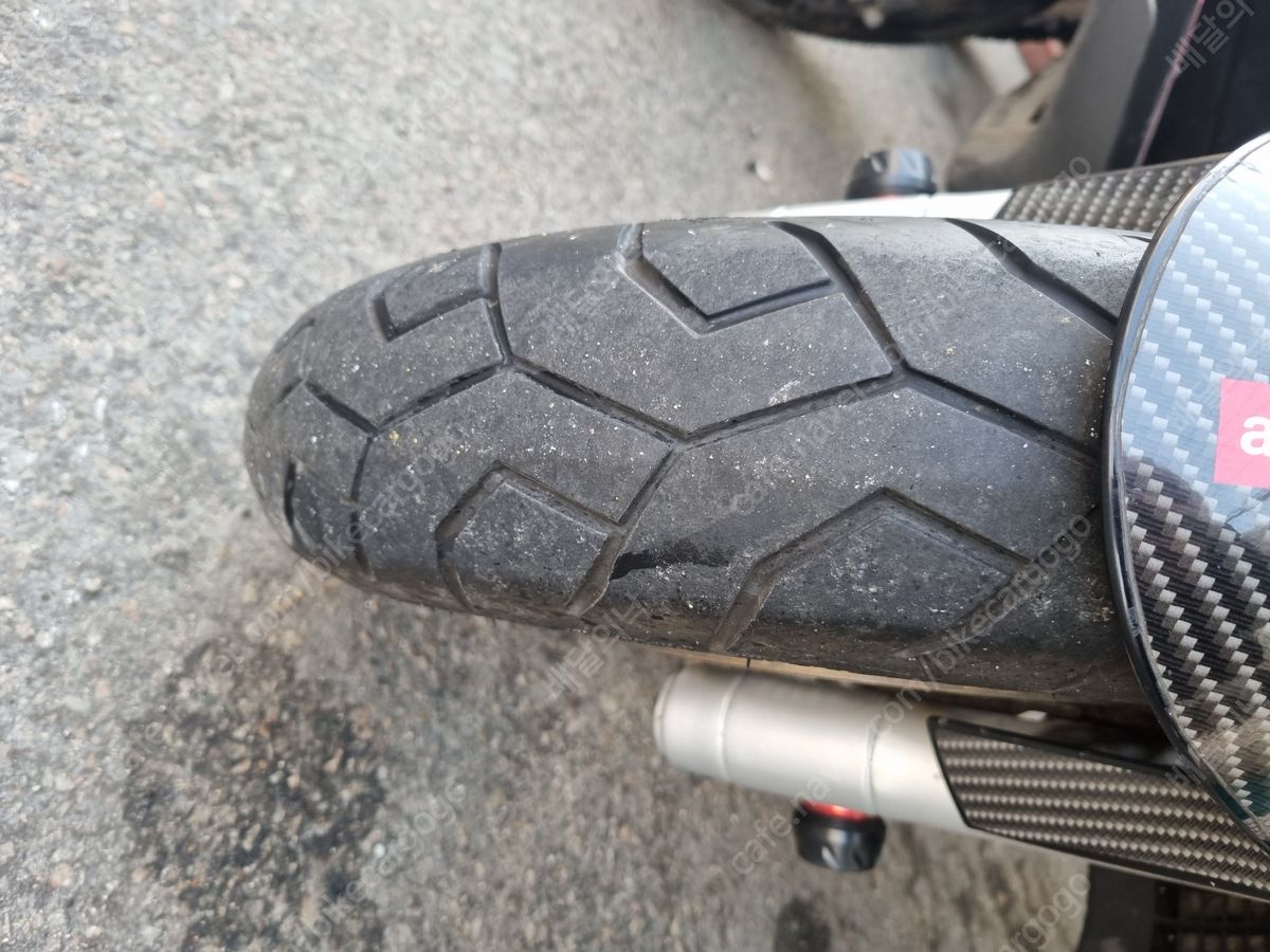 아프릴리아 SRV 850 more
