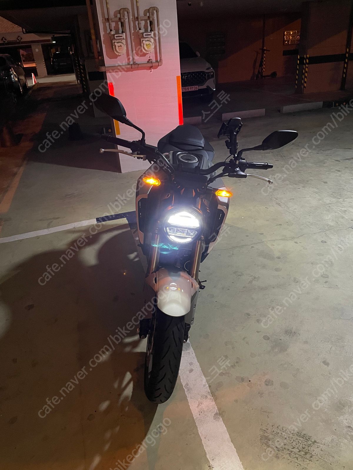 혼다 CB 125 R main