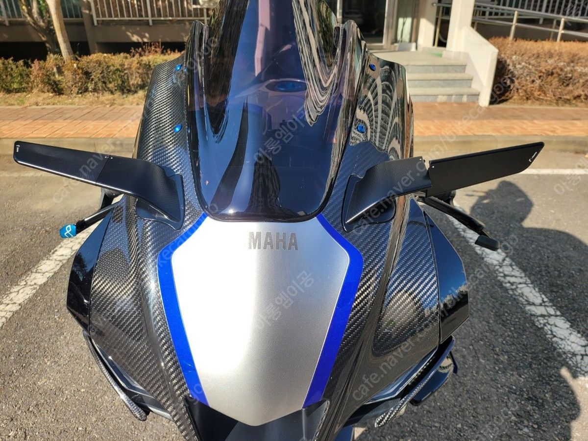 야마하 YZF R1 M more