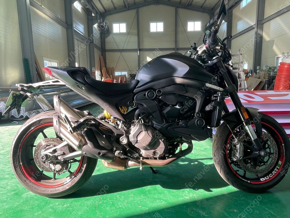 두카티 몬스터 937 main