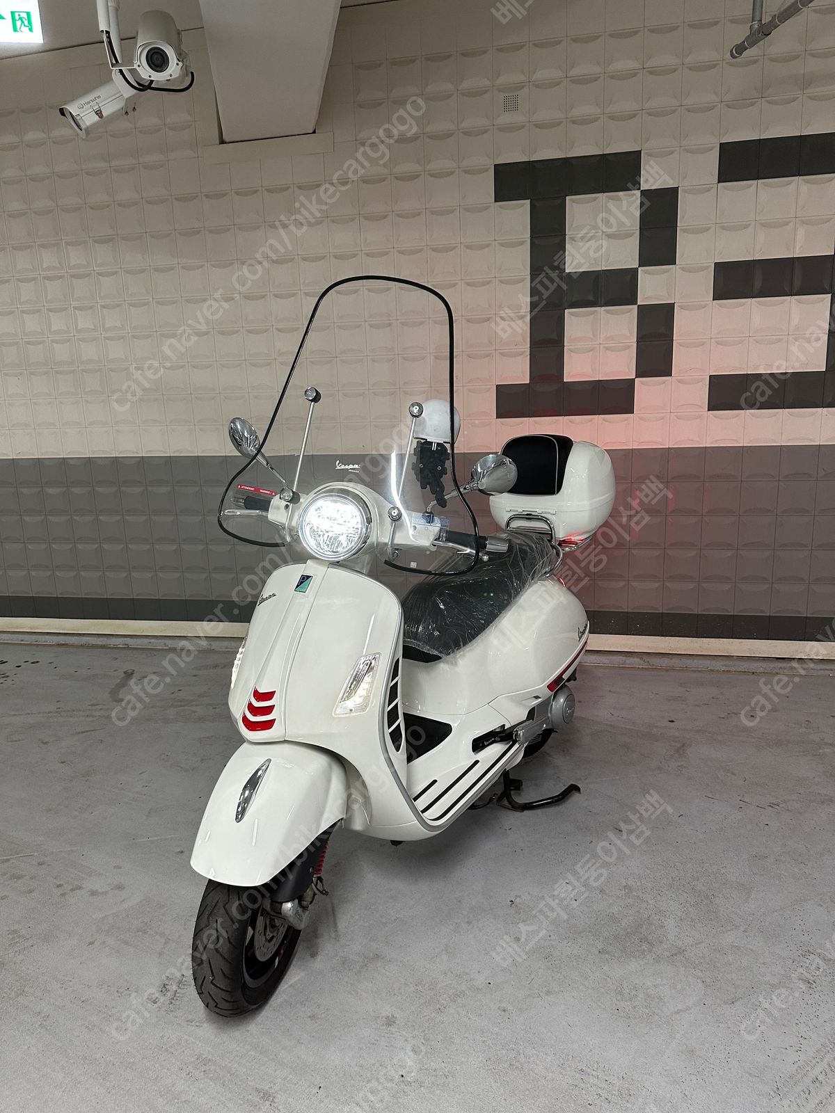 베스파 GTS 300 more