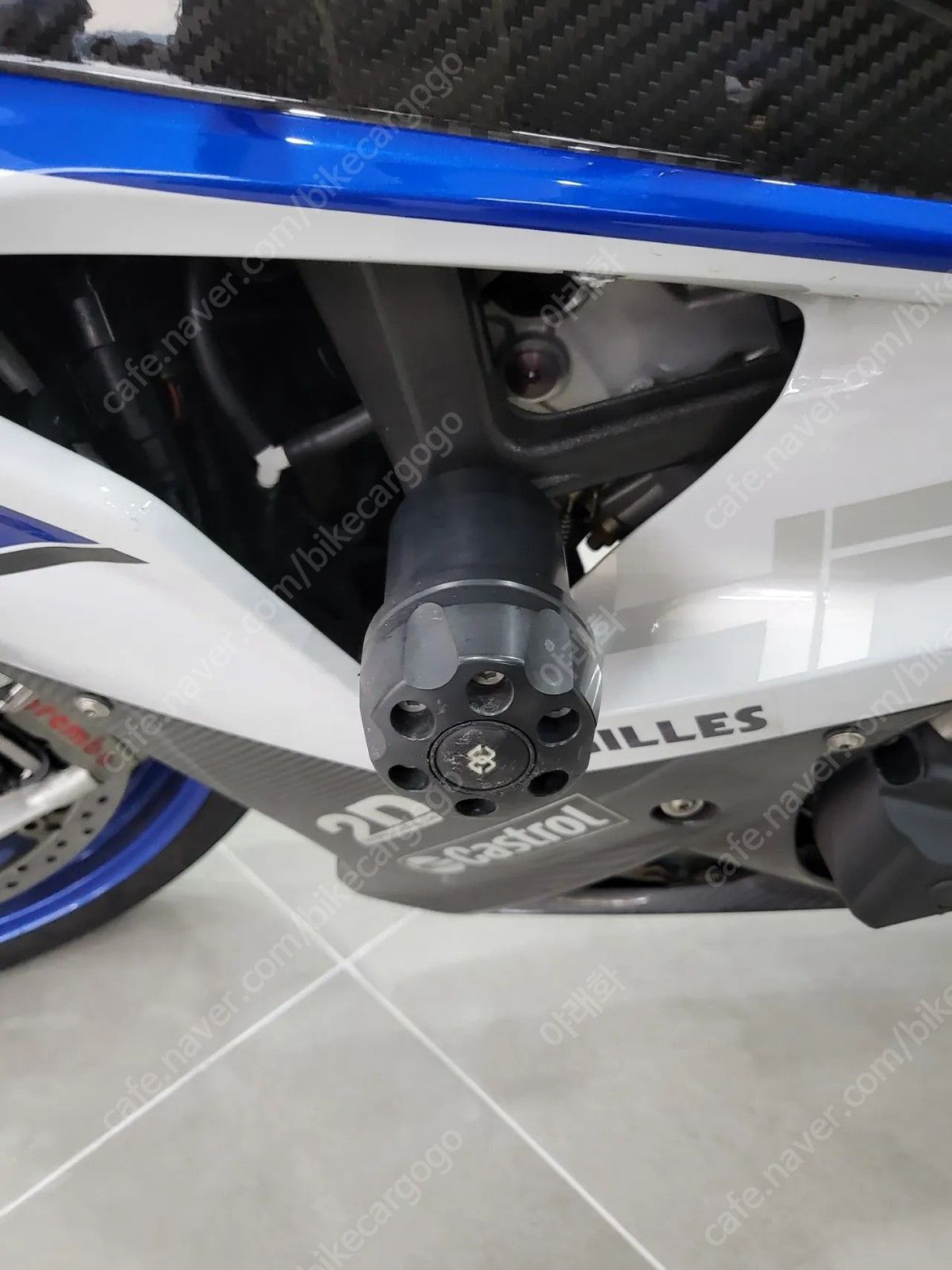 BMW HP4 컴피티션 thumb 2