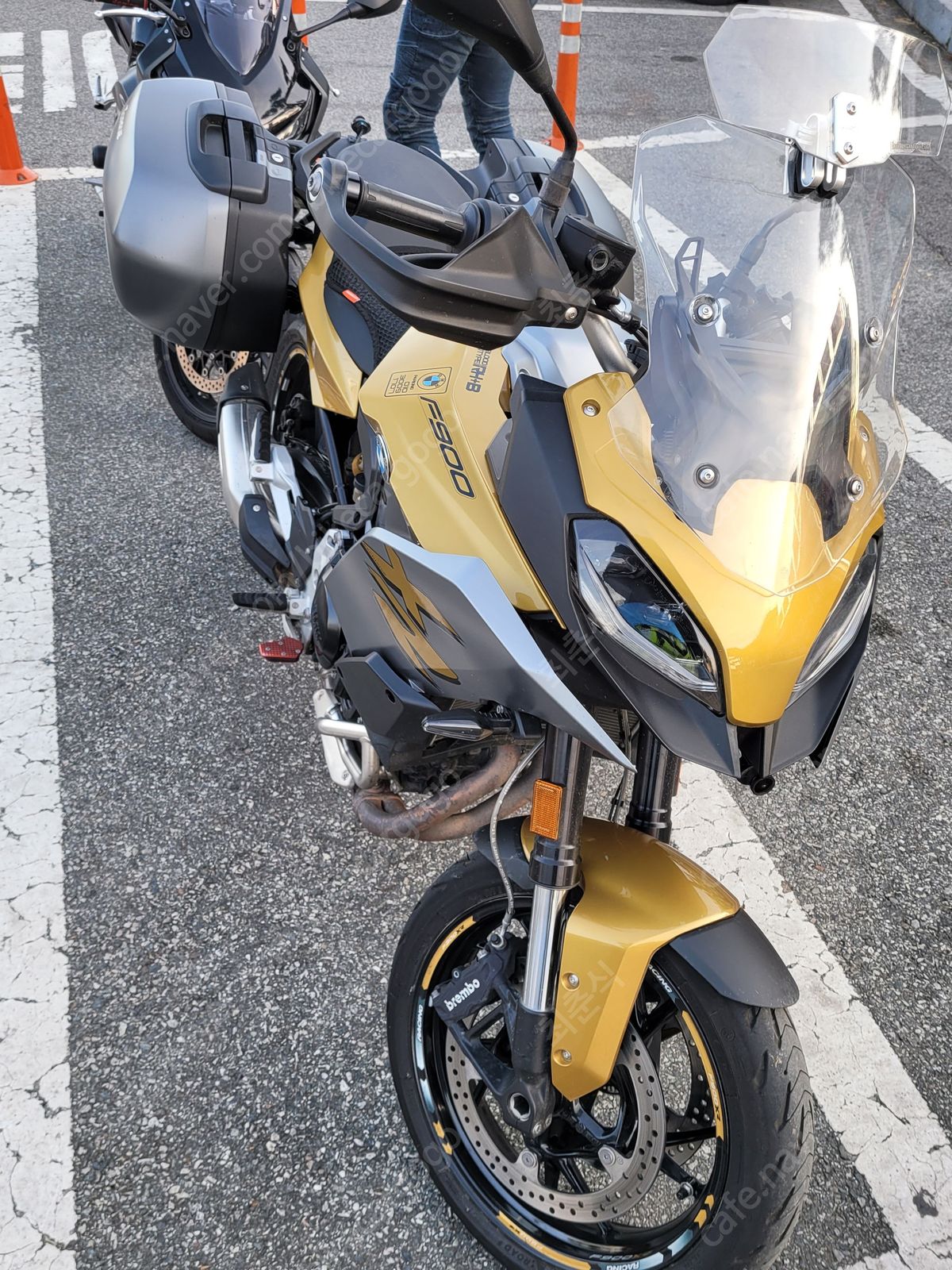 BMW F 900 XR main