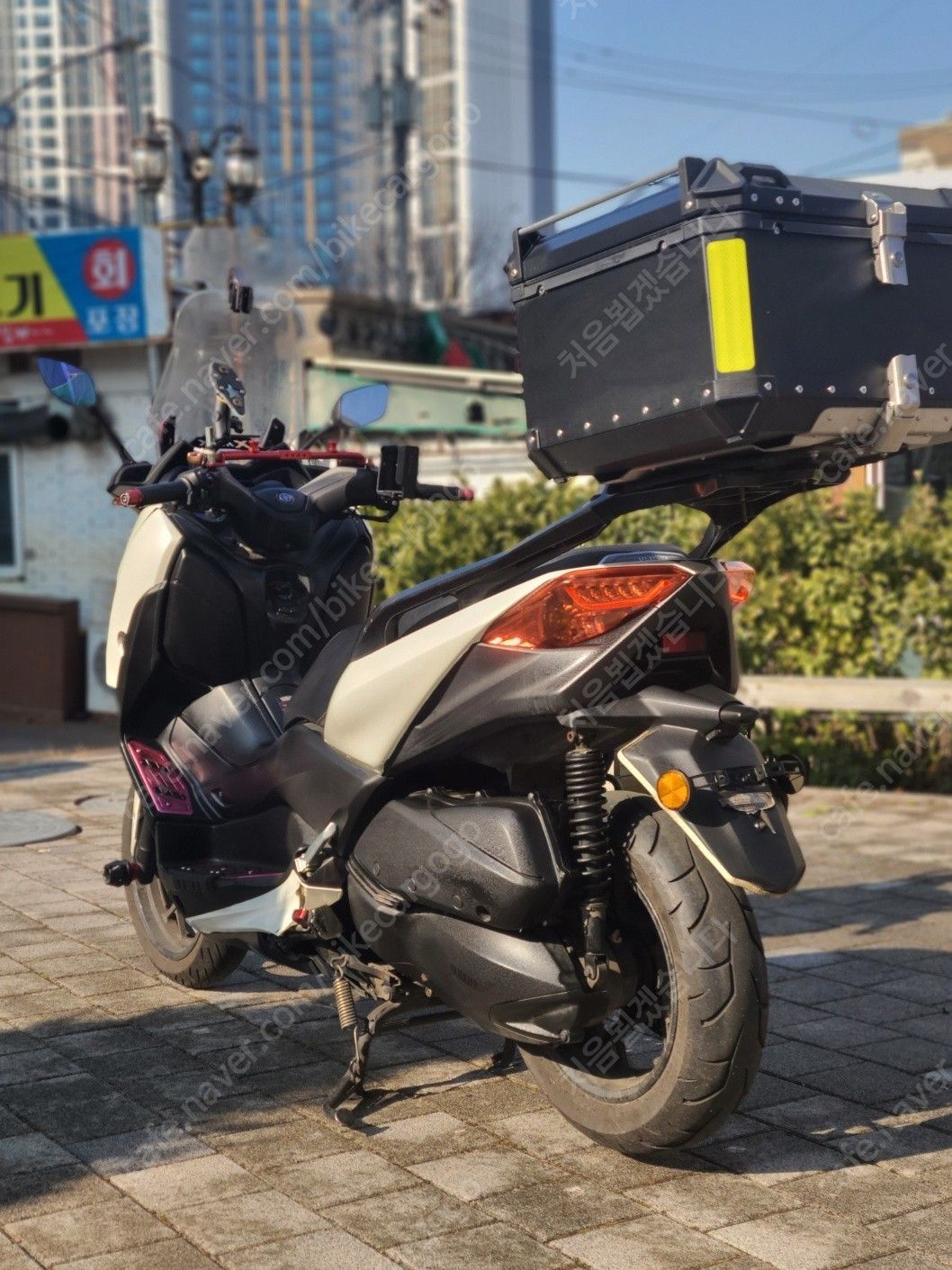 야마하 XMAX 300 ABS more