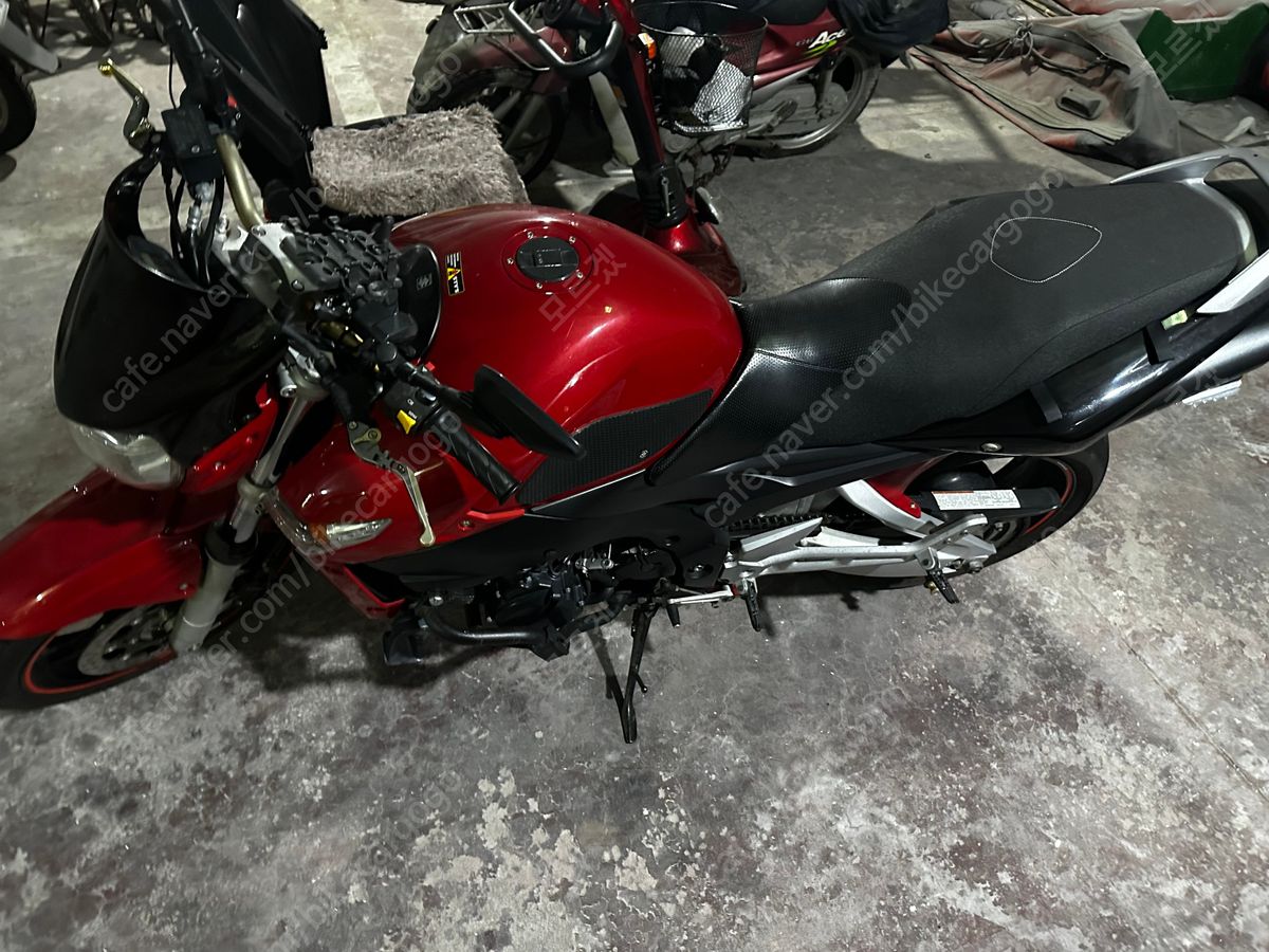 스즈키 GSR 600 thumb 2