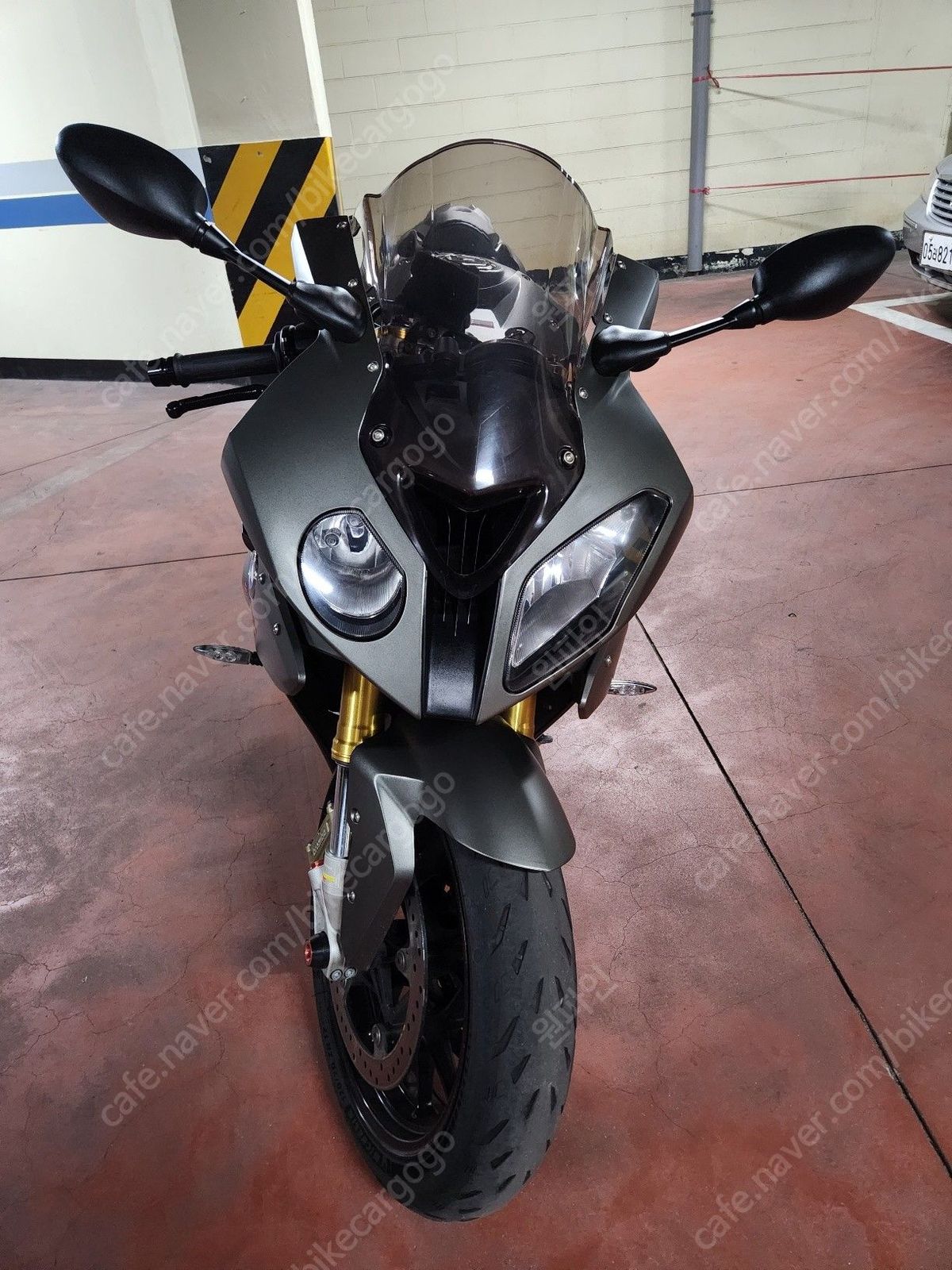 BMW S 1000 RR more
