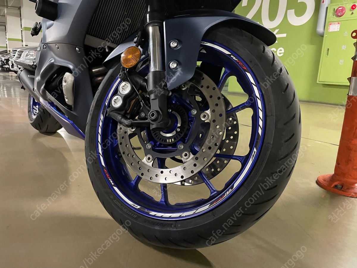야마하 YZF R7 8