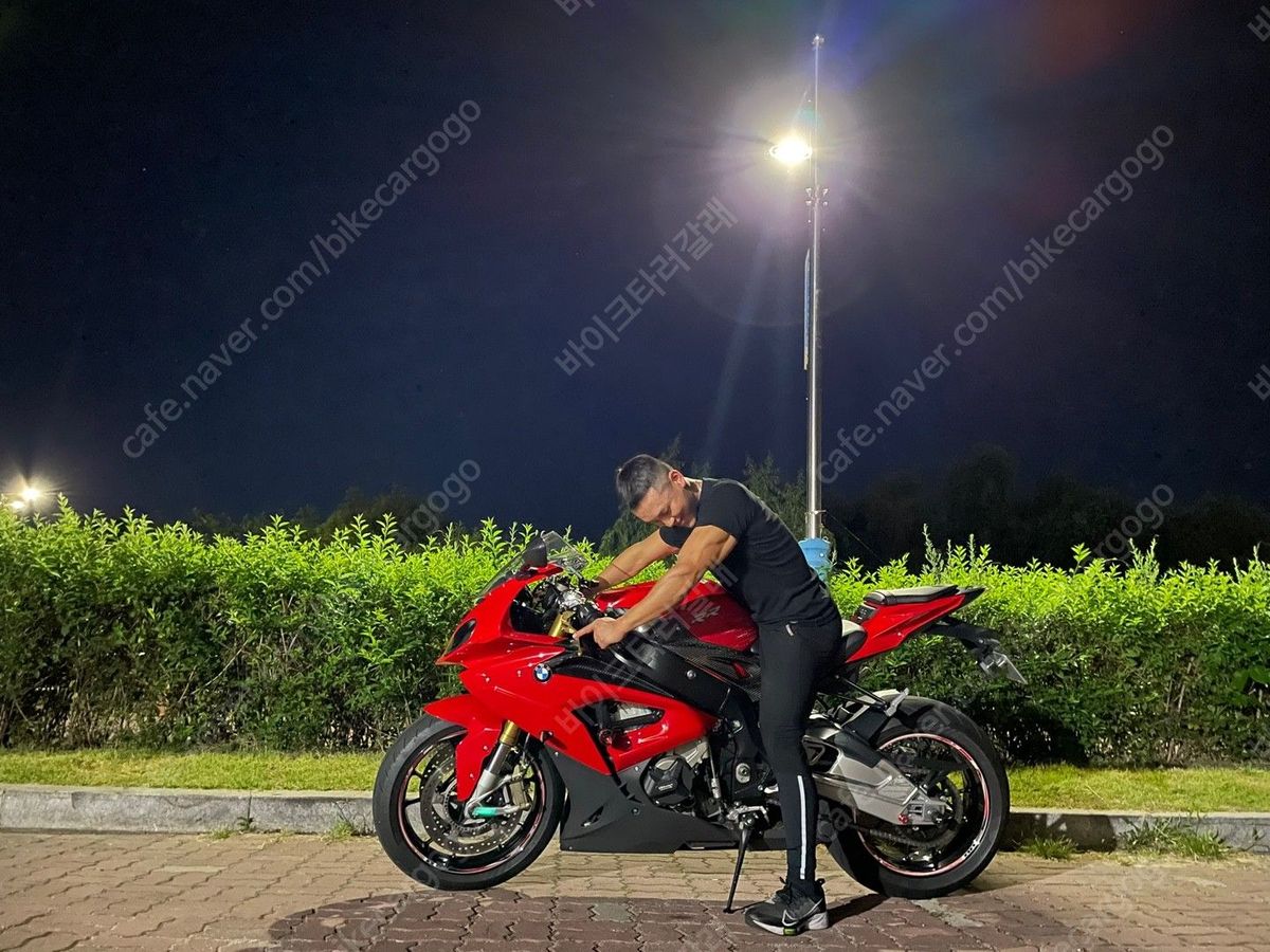 BMW S 1000 RR main