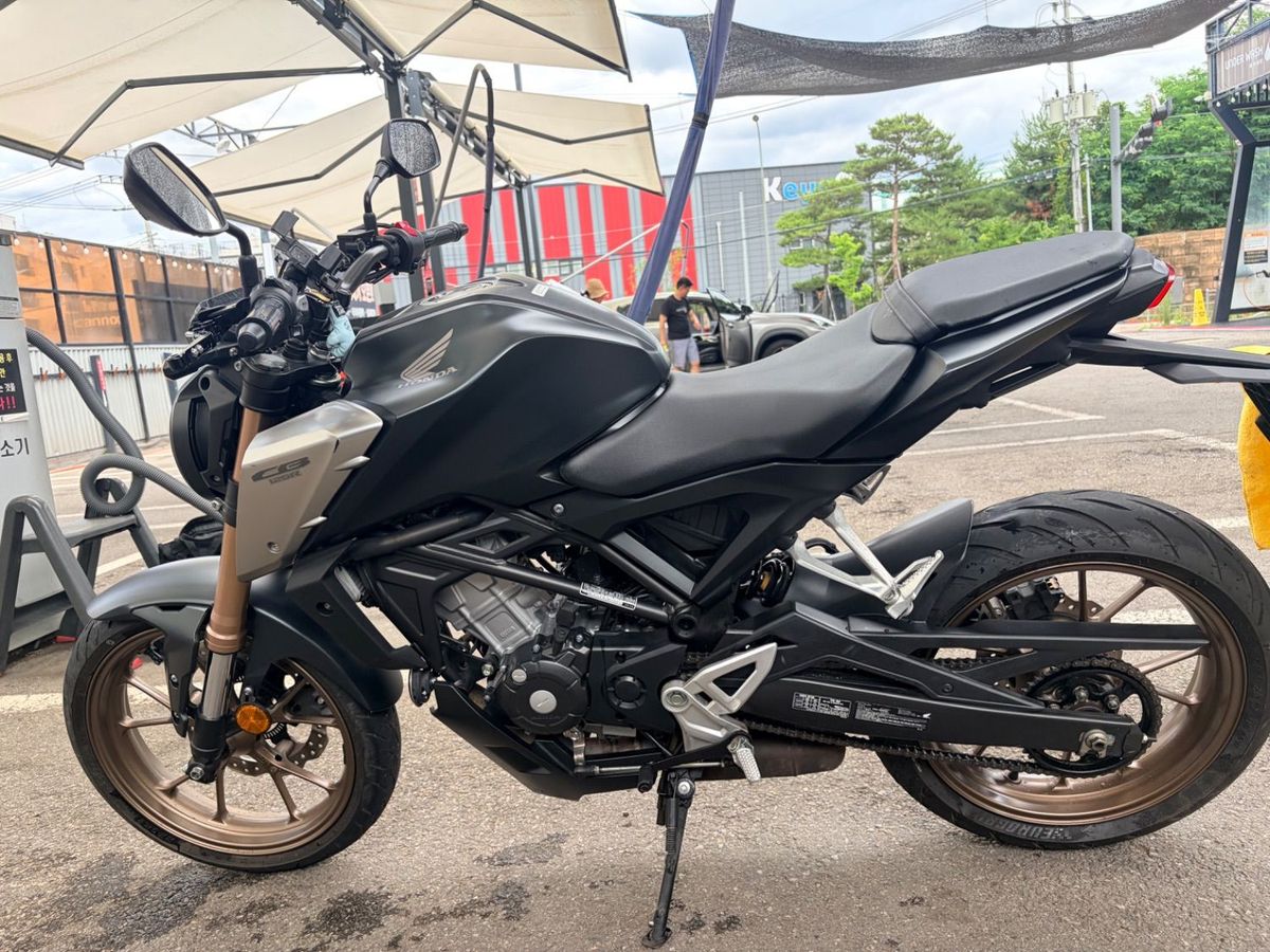 혼다 CB 125 R 4