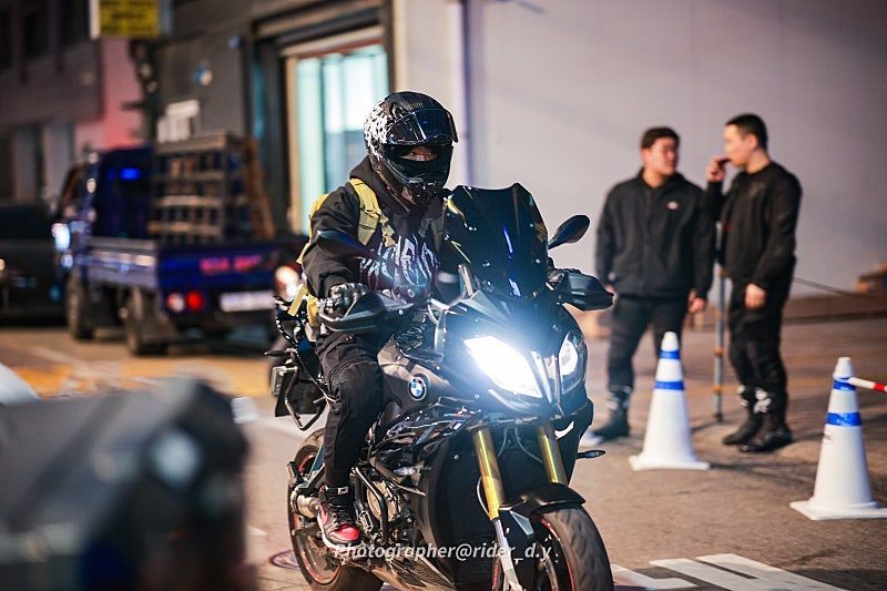 BMW S 1000 XR main