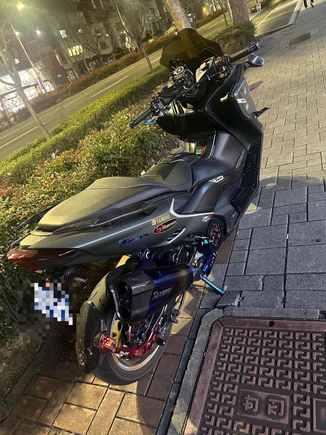 야마하 TMAX 560 5
