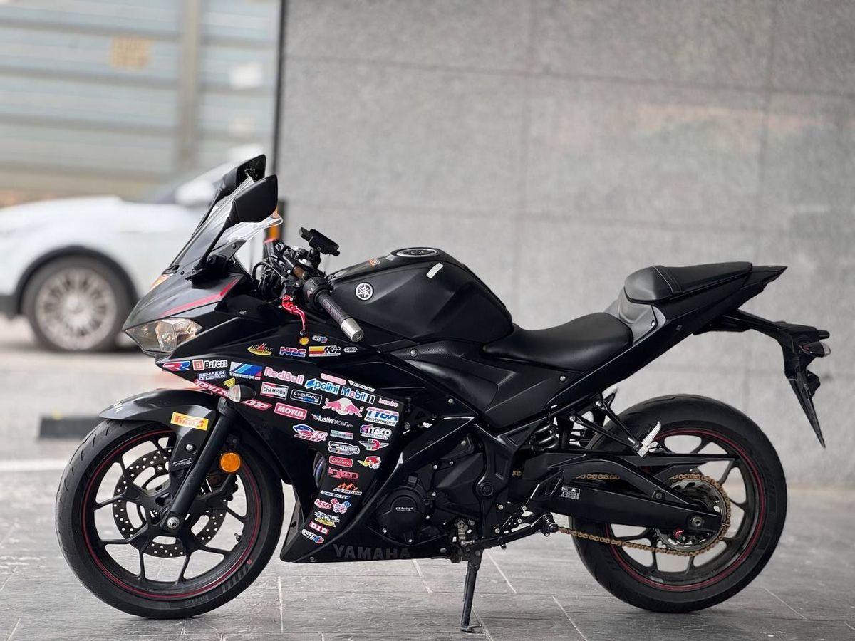 야마하 YZF R3 thumb 2