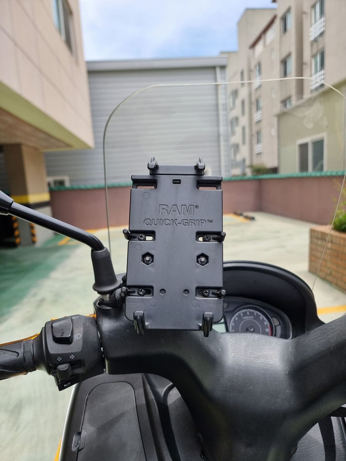 스즈키 버그만 125 11