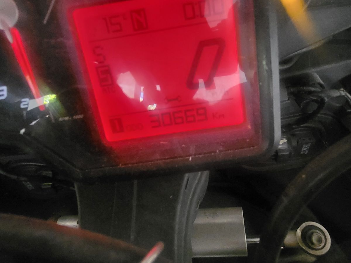 아프릴리아 RSV 4 RF 9