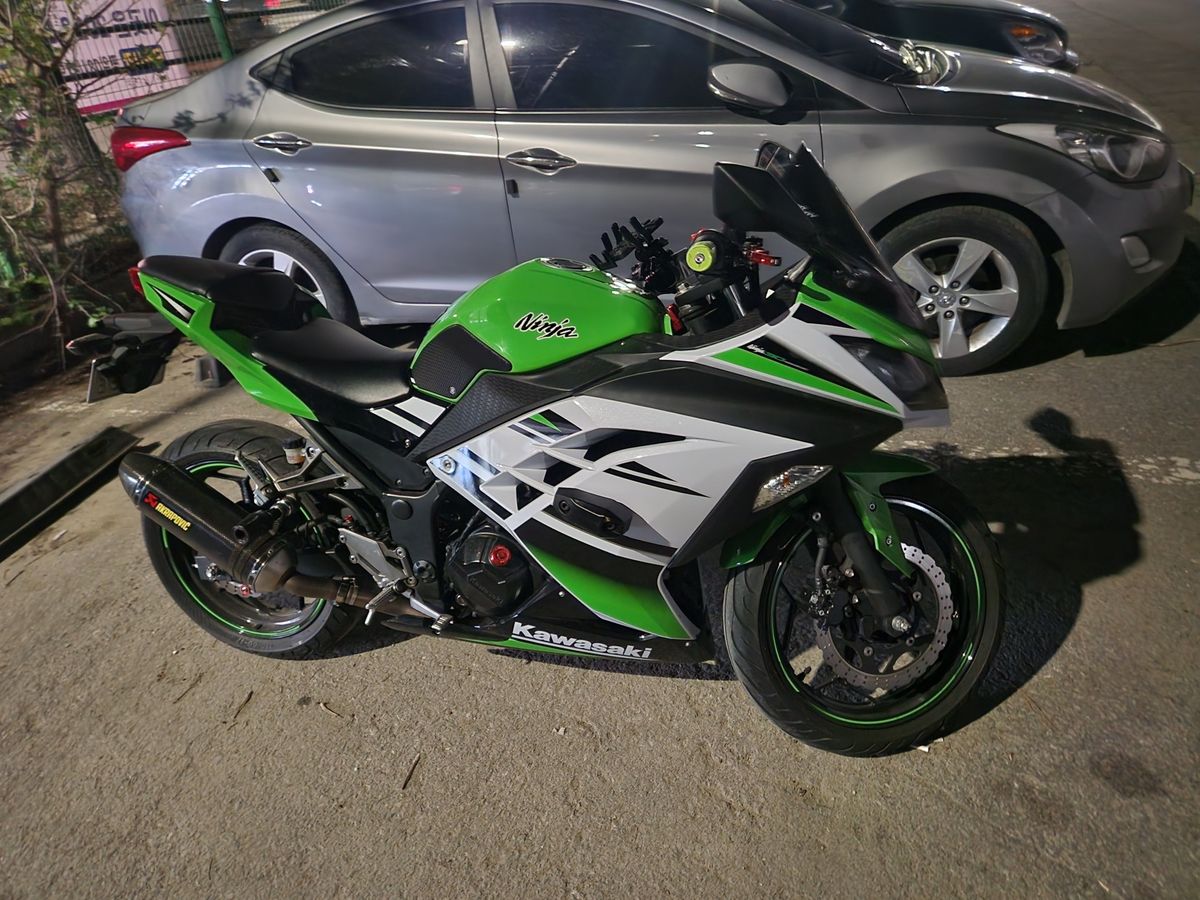 가와사키 닌자 300 ABS main