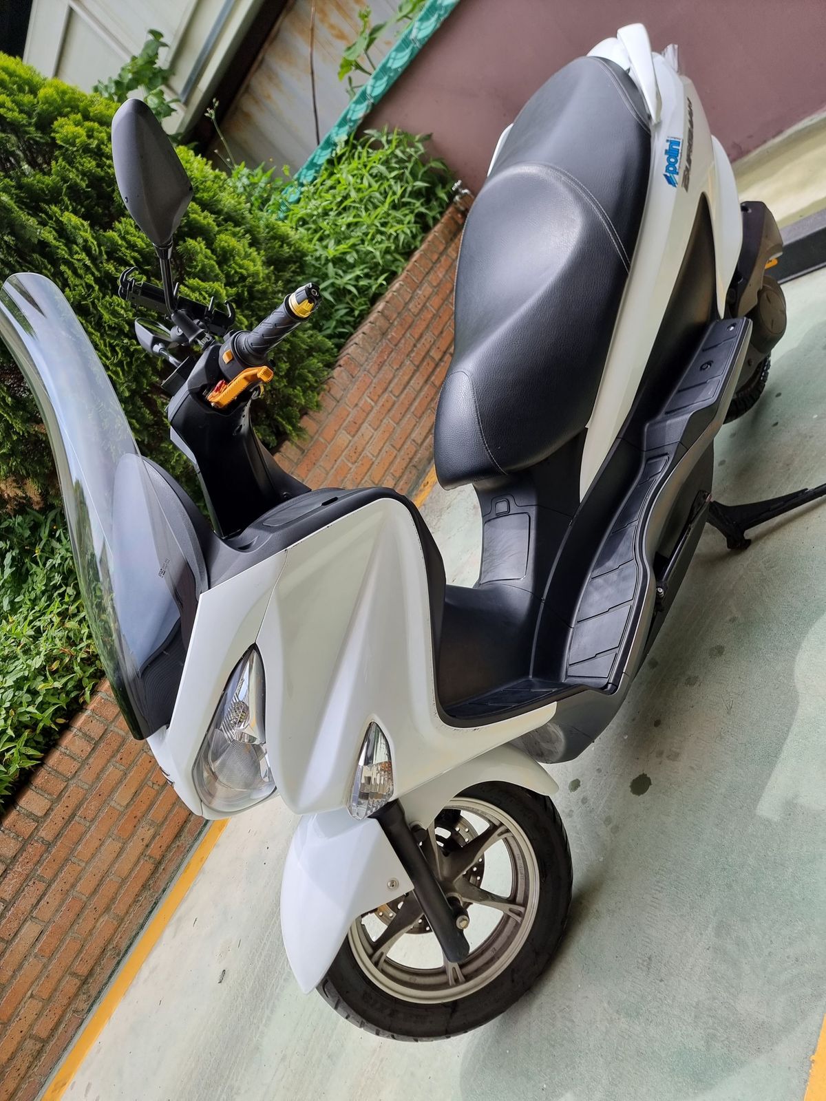스즈키 버그만 125 thumb 2
