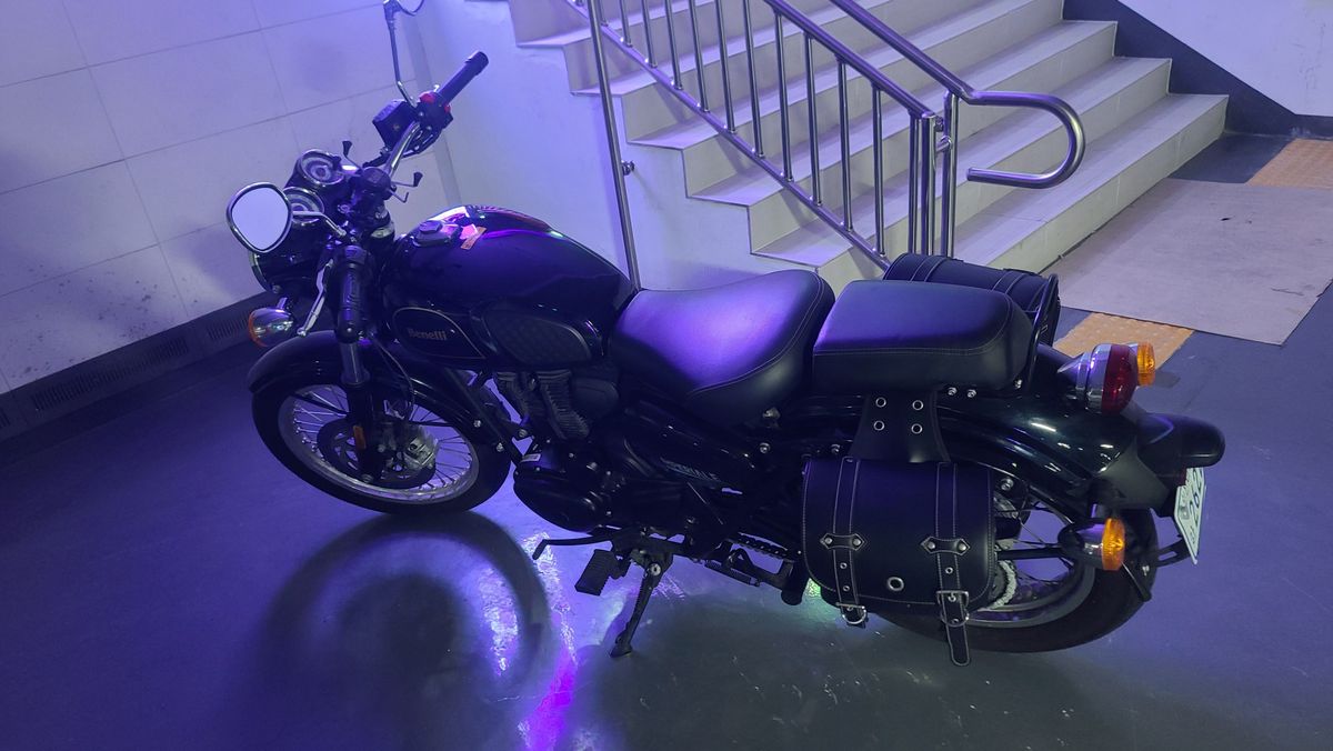 베넬리 임페리알레 400 ABS 8