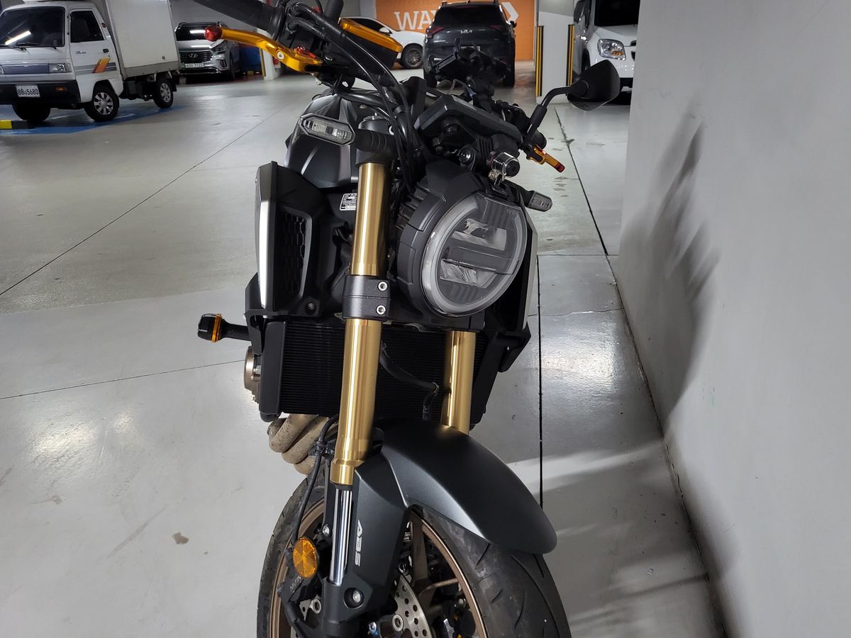 혼다 CB 650 R more
