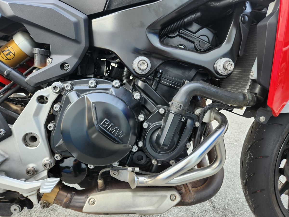 BMW F 900 R 7