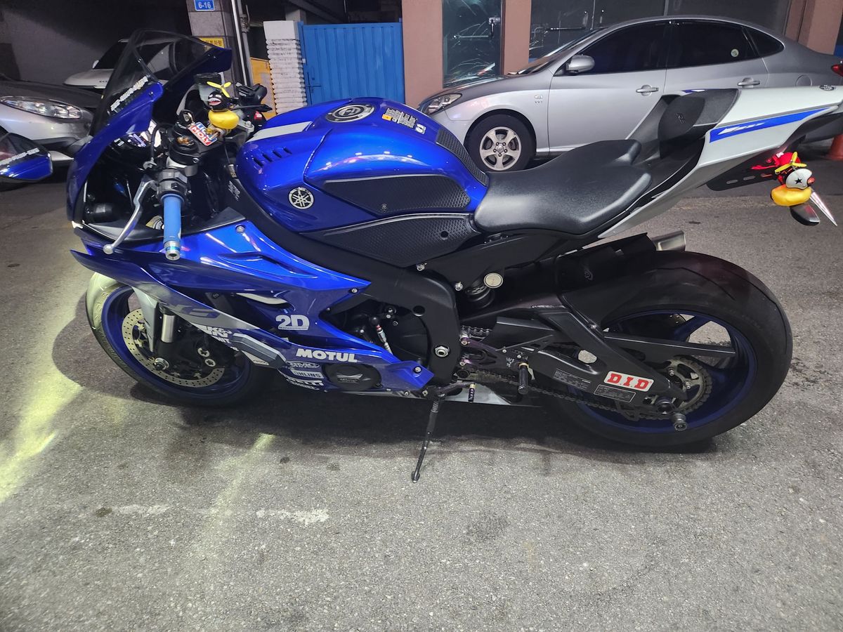 야마하 YZF R6 thumb 2