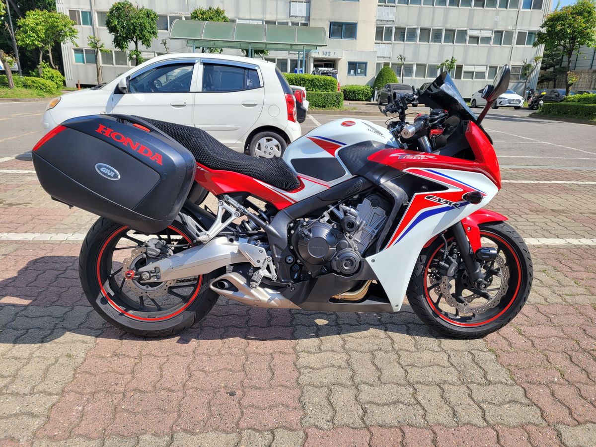 혼다 CBR 650 F main